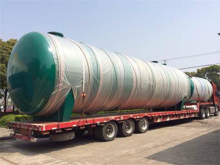 100立方申江儲(chǔ)氣罐發(fā)貨現(xiàn)場